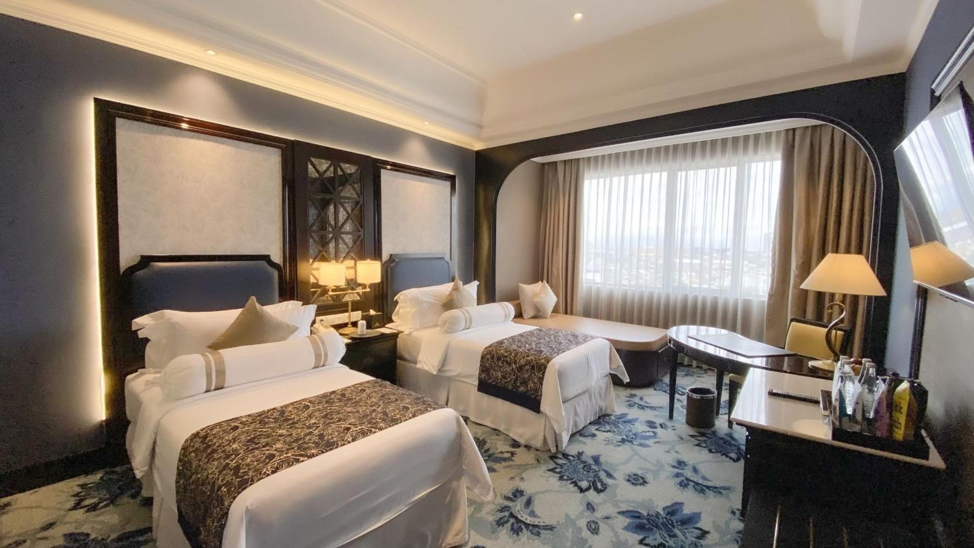 Hotel The Papandayan 5*